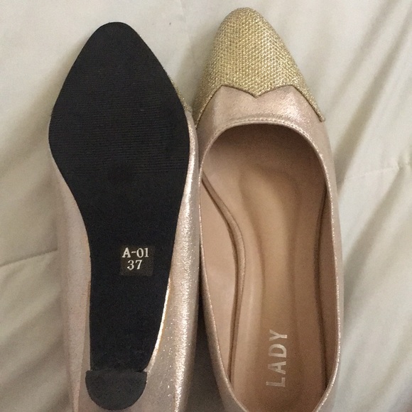 Shoes - Picture 1 of 4